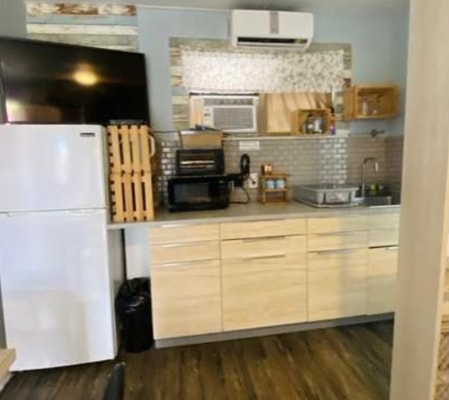 Hollywood Studio Near Beach & Parking 1 Dwell