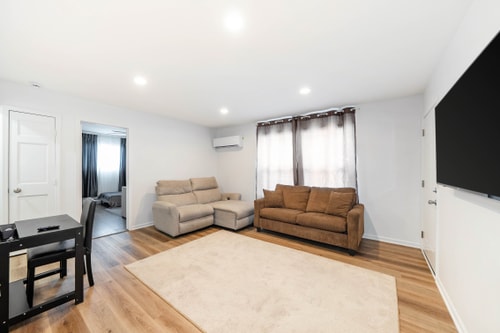 2BR Sandwich Home | Kitchen, TV & Family-Friendly 6 Dwell