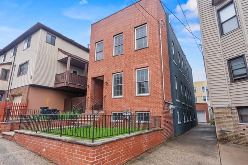 Cozy 2BR Apartment in Jersey City with Smart Lock 39 Dwell