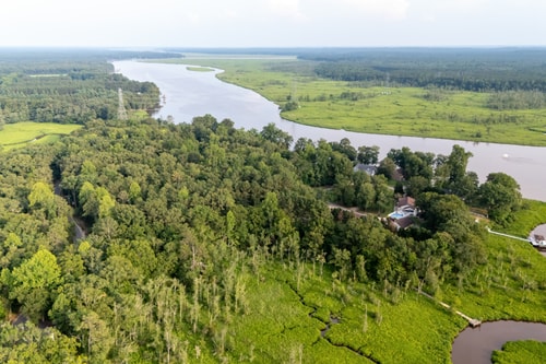 VA Riverfront 4BR | Dock + Kayaks + Games 55 Dwell