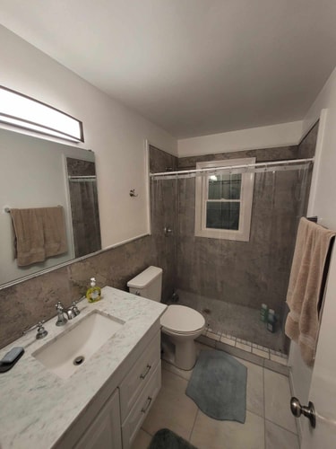 Newport News 4BR | Saltwater Pool & View 12 Dwell