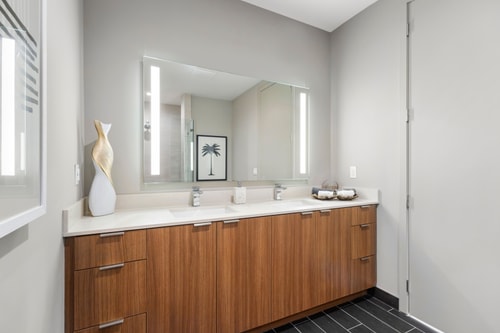 Chic Ft Lauderdale 2BR | Pool + Nightlife 33 Dwell