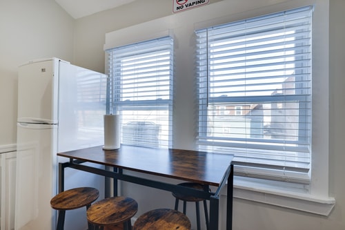 2BR Apt Near EWR & NYC • Workspace + Parking 11 Dwell