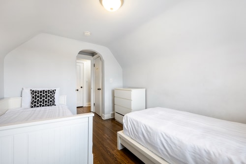 Stylish Detroit Stay | Close to City Highlights 20 Dwell