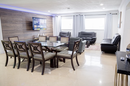 Spacious 5-Bedroom House with Pool in North Miami 14 Dwell