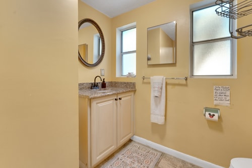 Orlando 3BR | Hot Tub + Parking + Pets 13 Dwell