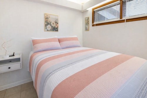 Modern 2BR Apartment • Free Parking • Baden 9 Dwell