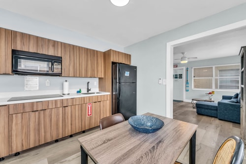 Dania Beach 1BR | Steps to Ocean 8 Dwell