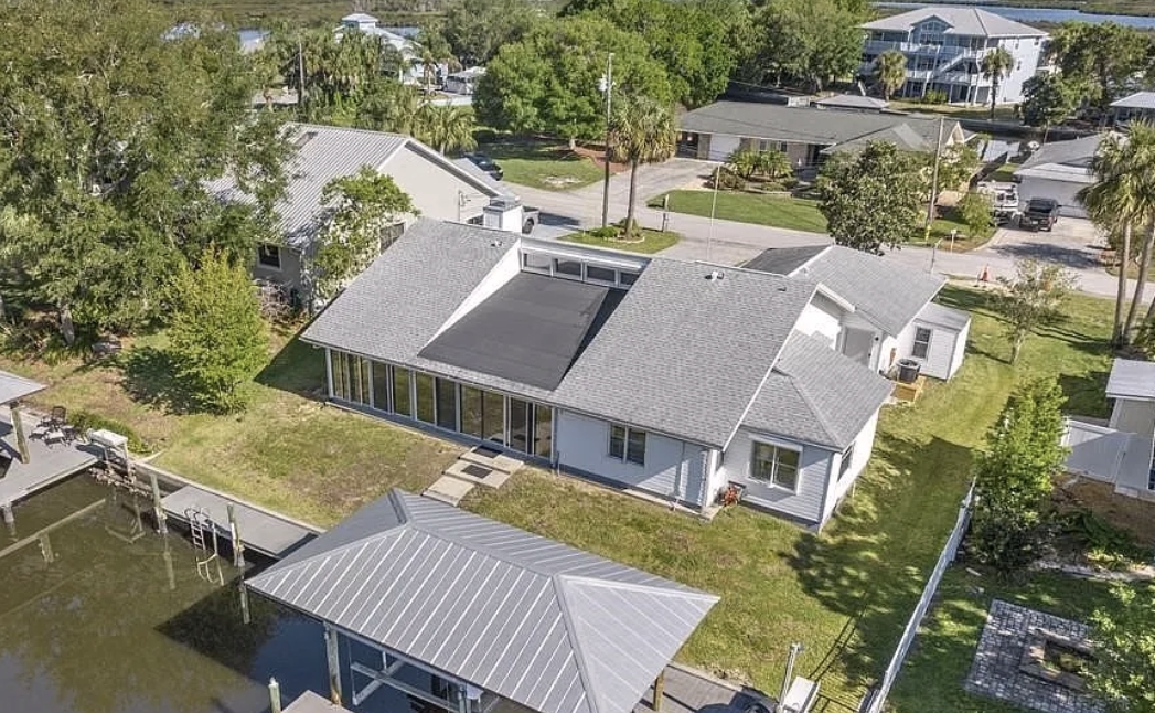 Crystal River Kayak Getaway | Pet-Friendly Dwell