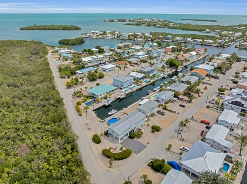 Canalfront Marathon Escape w/ Pool & Dock 16 Dwell