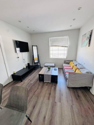 2BR Miami Beach Condo Steps from the Sand 2 Dwell