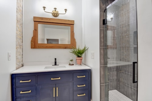 Downtown Milwaukee Area | 4BR Home | Sleeps 14 17 Dwell