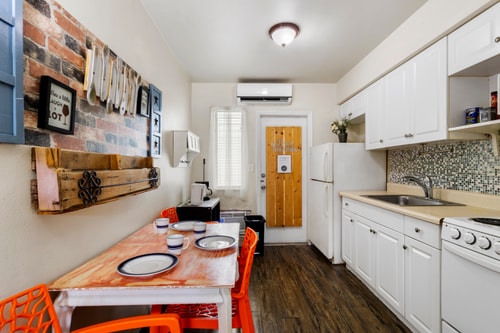 Hollywood 1BR Studio: Pets Allowed, BBQ & Parking 14 Dwell