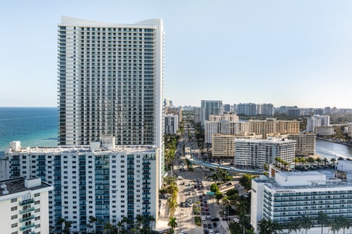 Seaside Penthouse with Pool & Direct Beach Access 2 Dwell