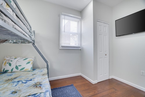 Spacious 4BR Newark Home – Family & Comfort 23 Dwell