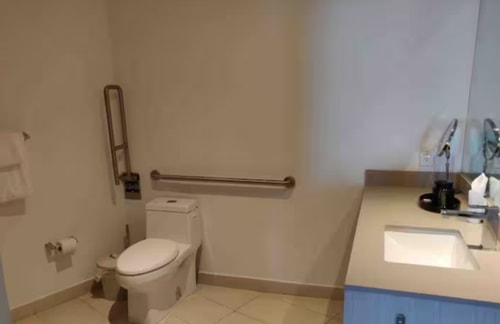 Ocean View Apt on the Beach 2 Bedroom 2 Bath. 57 Dwell