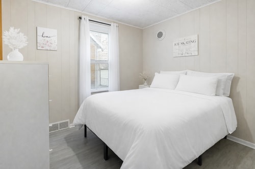 Modern 2BR Apartment • Free Parking • Baden 27 Dwell