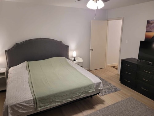 Newport News 4BR | Saltwater Pool & View 24 Dwell