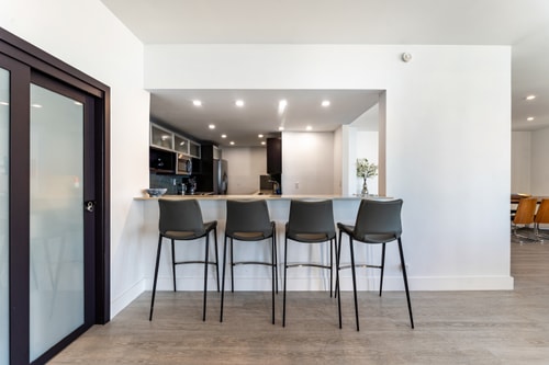 Oceanfront Penthouse with Pool & Beach Access 12 Dwell