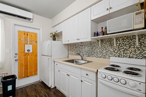 Hollywood 1BR Studio: Pets Allowed, BBQ & Parking 15 Dwell