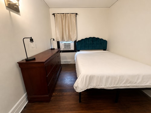 Renovated 3BR Detroit Home | Sleeps 6 11 Dwell