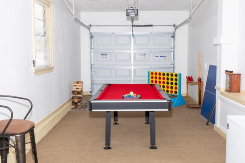 3BR Retreat w/ Game Room, Grill & Fire Pit 1 Dwell