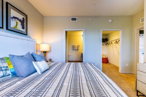 Fort Myers 2BR Condo | Pool + BBQ + Gym 13 Dwell