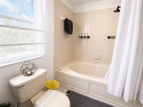 3BR Disney Getaway | Pool, Arcade & Tiki 26 Dwell
