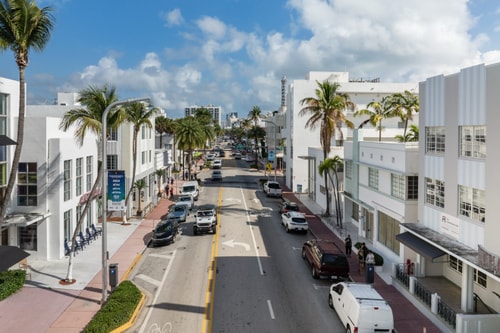 Walk to Beach & Ocean Drive | Pet-Friendly 31 Dwell
