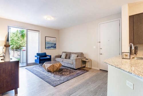 Spacious 3BR | Pool, Gym, Near Beach & Speedway 8 Dwell