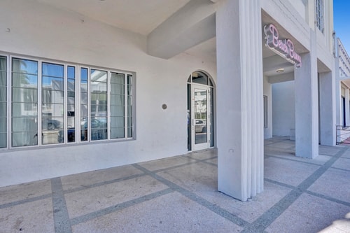 Coastal 2BR Escape | Walk to Beach & 2 Queen Beds 25 Dwell