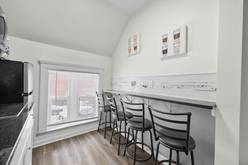 Mexicantown Detroit 2BR | Sleeps 7 + WiFi 3 Dwell