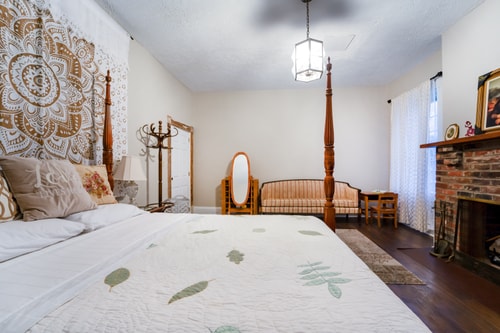 Renovated 4BR | 10 Min to Liberty University 14 Dwell