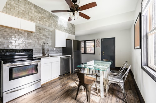 Charming Haven | Near Downtown Detroit 1 Dwell