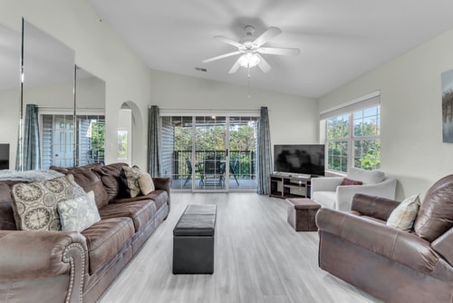 Branson 2BR Retreat | Jacuzzi + Gym + Pools 1 Dwell