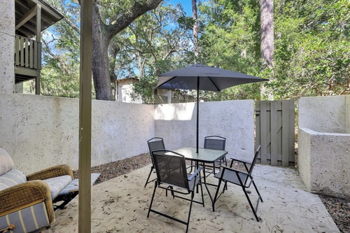 Central Hilton Head 2BR | Pool + Beaches 16 Dwell