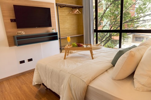 Rosa Negra Retreat | Cozy Stadio Aparta-Suite 6 Dwell