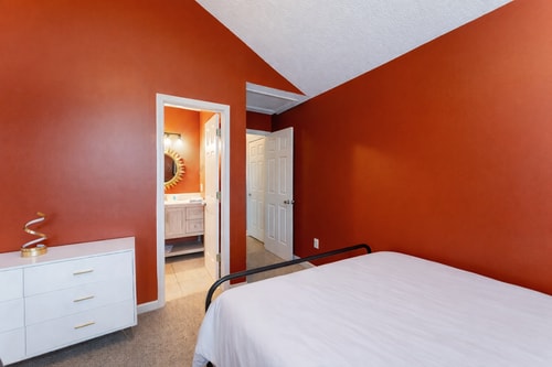 Charming 3-Bed Beach House with bathtub & BBQ 11 Dwell