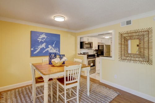 Hilton Head 2BR Townhome | Pool + Beaches 9 Dwell
