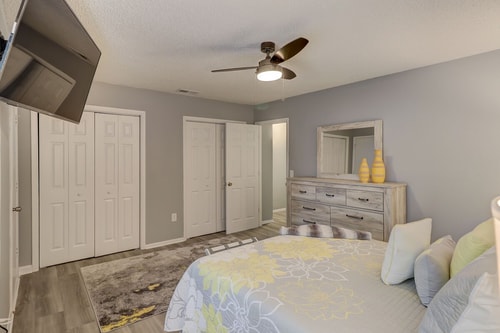 Sea Turtle Mkt 2BR | Pool, Hilton Head 23 Dwell