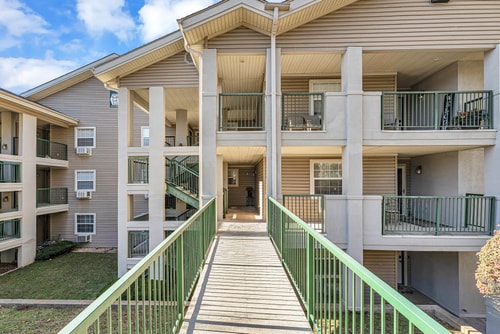 Branson 2BR Retreat | Jacuzzi + Gym + Pools 43 Dwell