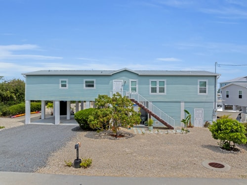 Canalfront Marathon Escape w/ Pool & Dock 14 Dwell