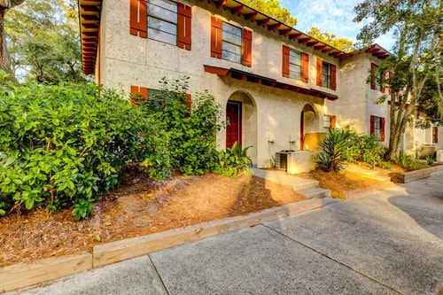 Hilton Head 2BR Townhome | Pool Access 11 Dwell