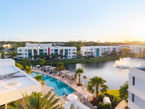 Spacious 3BR | Pool, Gym, Near Beach & Speedway 35 Dwell