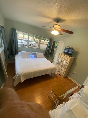 Orlando 3BR | Hot Tub + Parking + Pets 9 Dwell