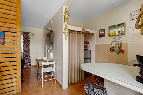 1BR Pet-Friendly Studio Parking & Backyard BBQ 6 Dwell