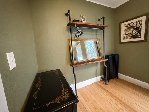 Renovated Detroit 4BR Home | Sleeps 9 9 Dwell