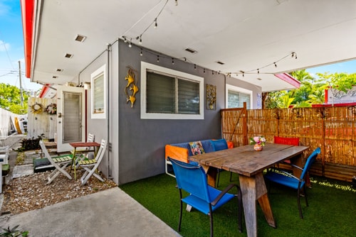 Bright 2BR Getaway | BBQ, Garden & Parking 18 Dwell