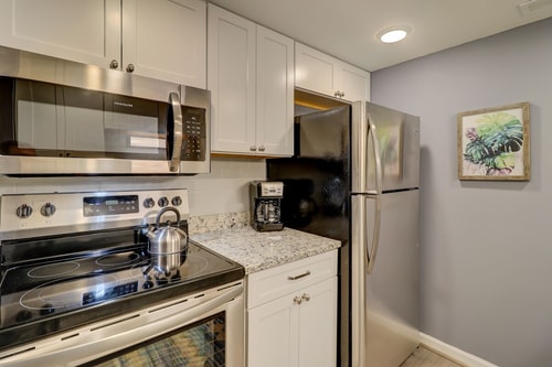 Hilton Head 2BR | Walk to Shops + Pool 37 Dwell