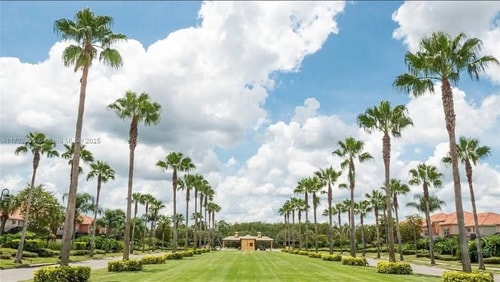 Disney Getaway 6BR | Theater + Game Room 13 Dwell